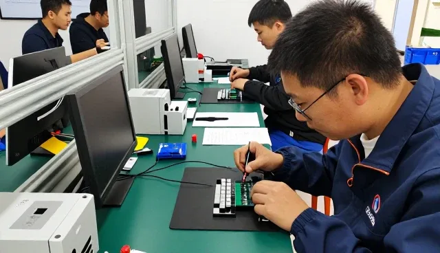 东莞市常平铭通电子厂满足不同连锁门店下的安装调试服务需求